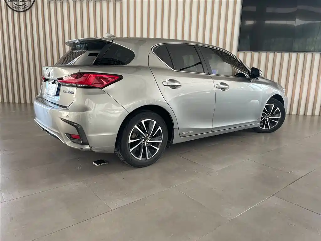 Lexus CT — миниатюра 4