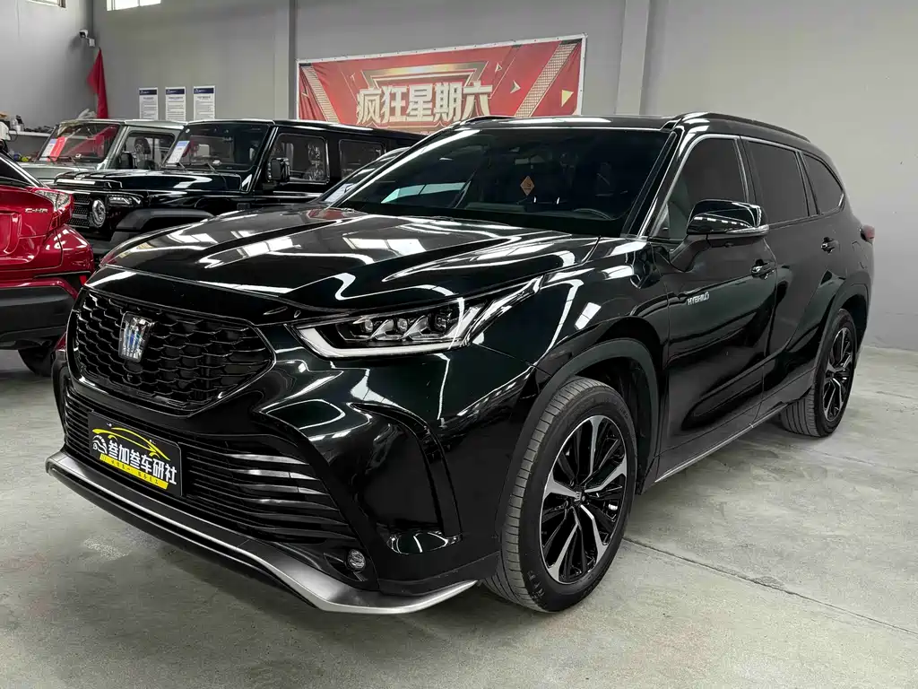 Toyota Crown Kluger 2023