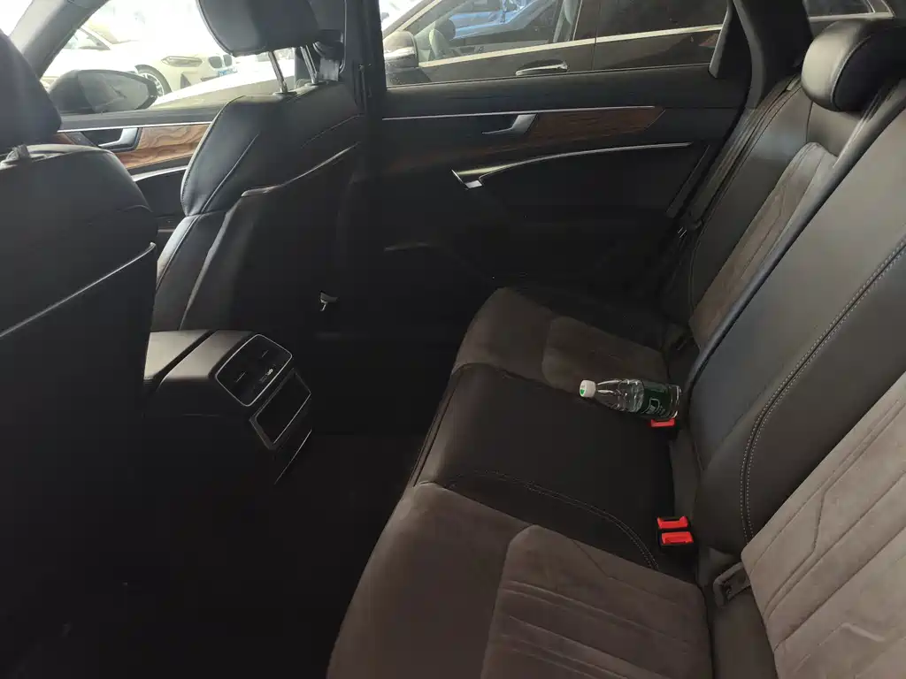 Audi A6L New Energy — миниатюра 9
