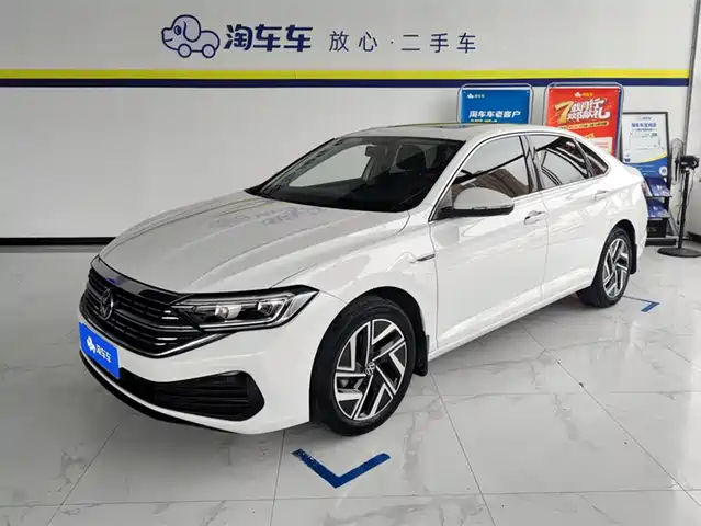 VOLKSWAGEN SAGITAR 2022