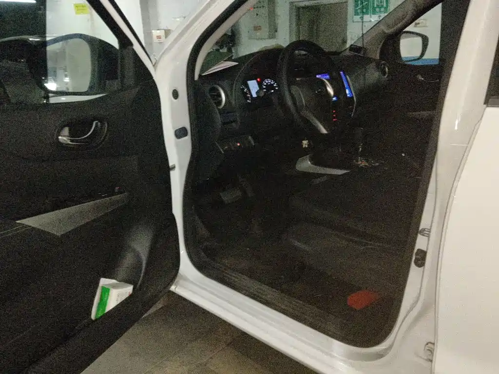 Nissan Navara — миниатюра 14