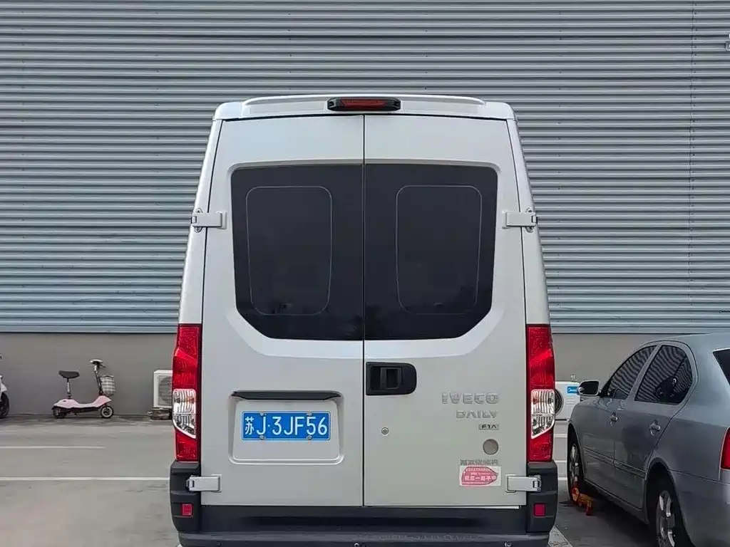 IVECO Ousheng — миниатюра 3