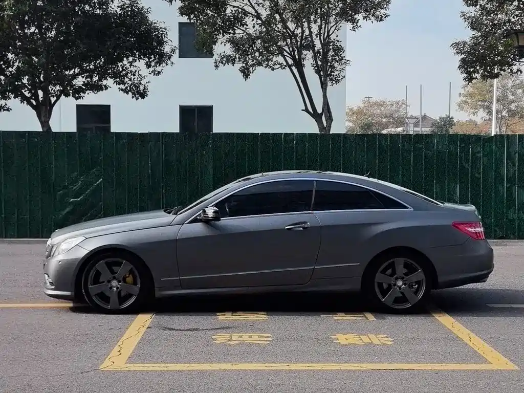 Mercedes-Benz E-Class E 2012 E 200 CGI Coupe