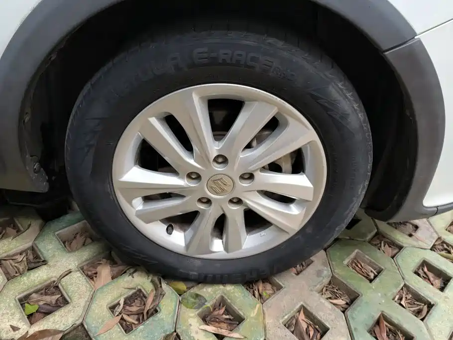 Suzuki SX4 — миниатюра 6