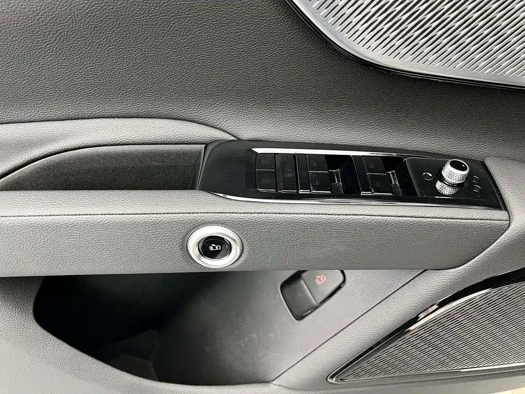 Maserati Grecale — миниатюра 6