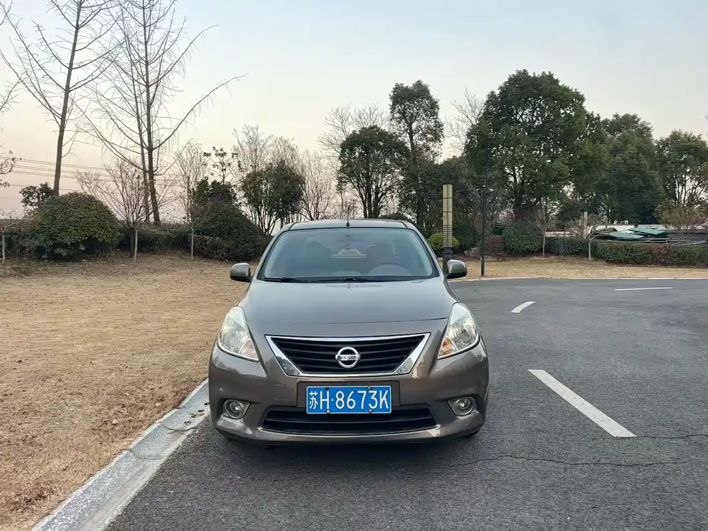 Nissan Sunny 2011