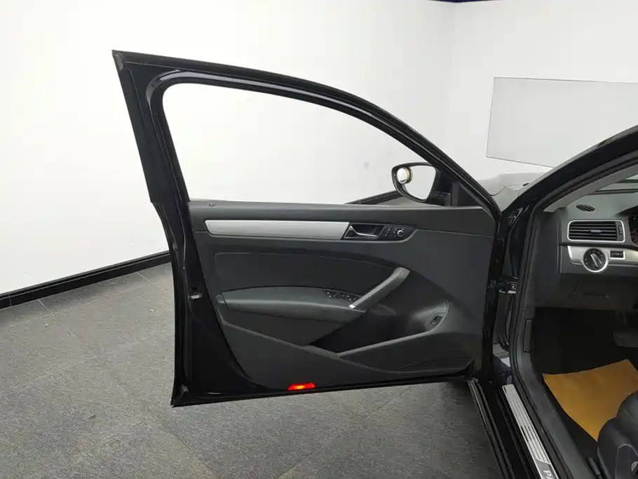 Volkswagen Passat — миниатюра 7