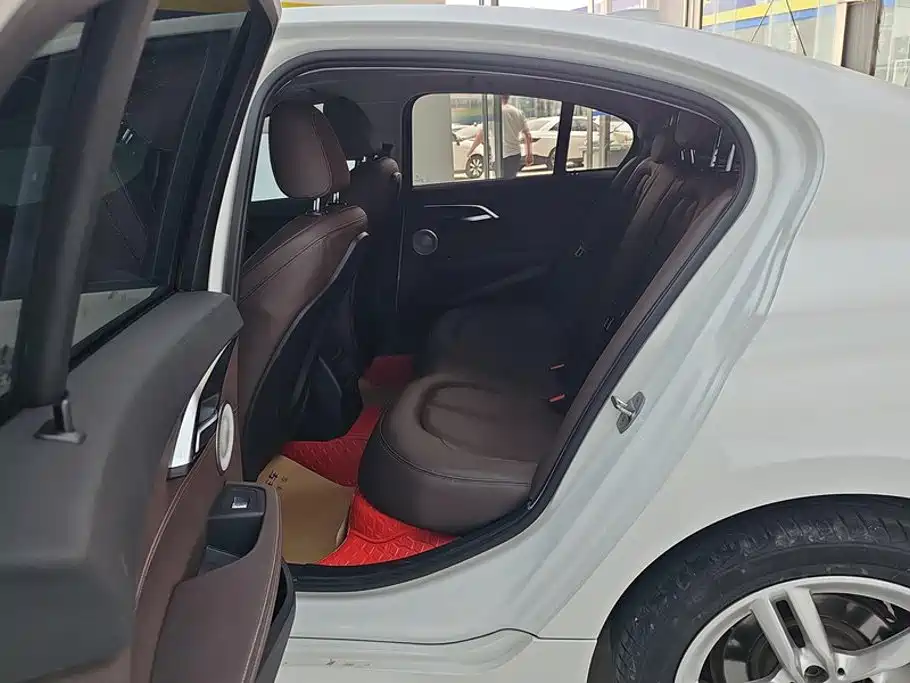 BMW 1 Series — миниатюра 11