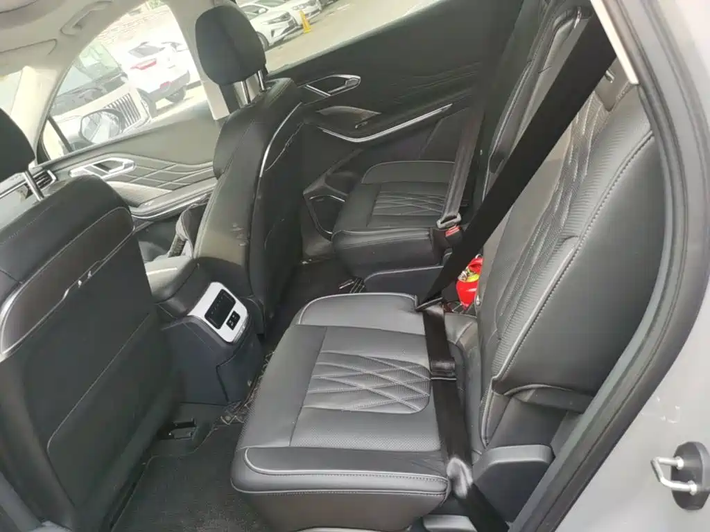Hongqi Hongqi HS7 PHEV — миниатюра 17