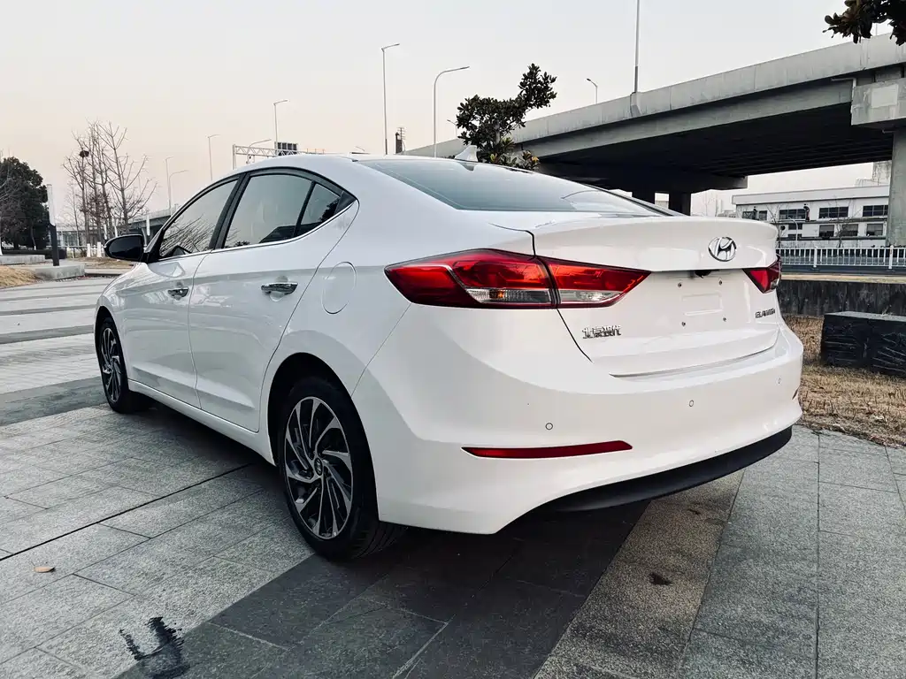 Hyundai Elantra 2019 1.5L CVT Elite