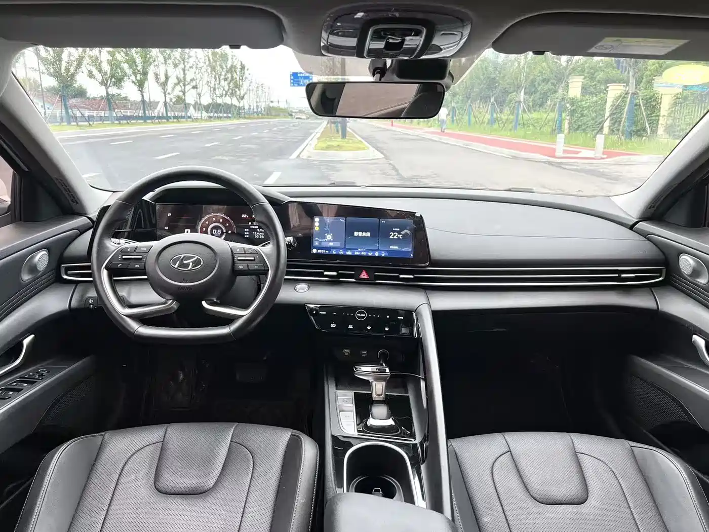 Hyundai Elantra 2021 Белый из Китая
