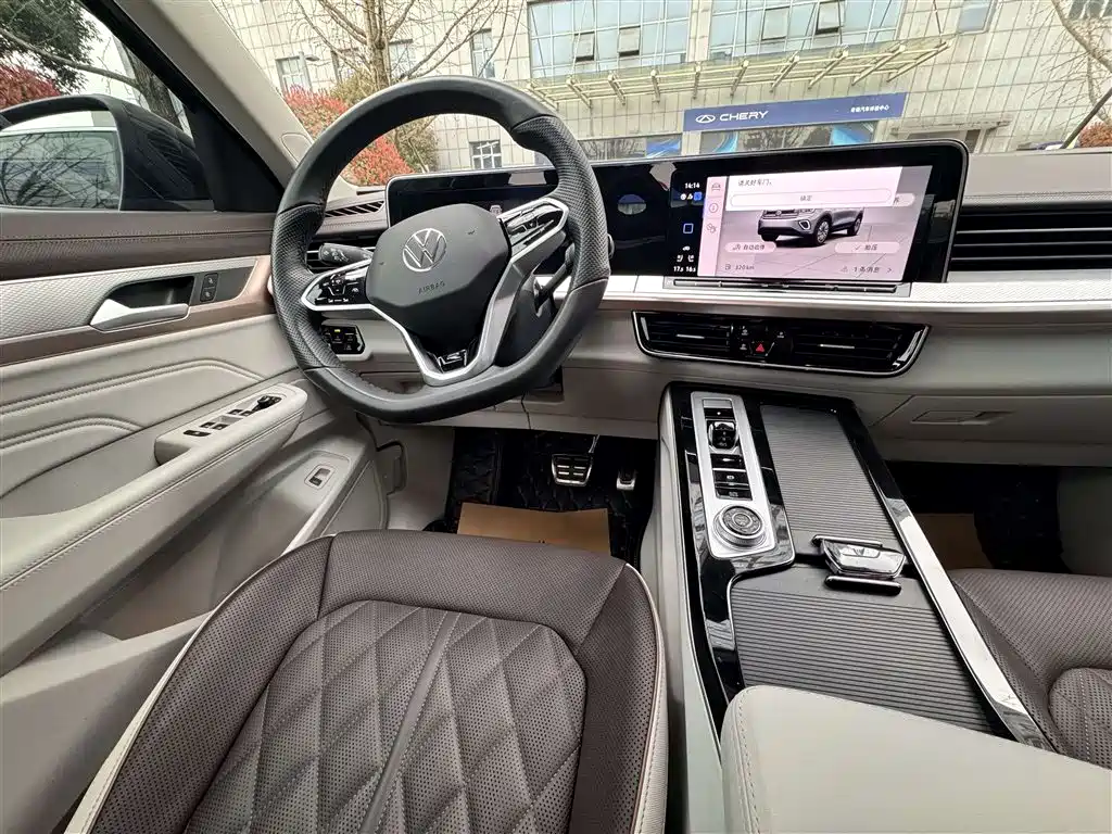 Volkswagen Tavendor 2023 380TSI R-Line
