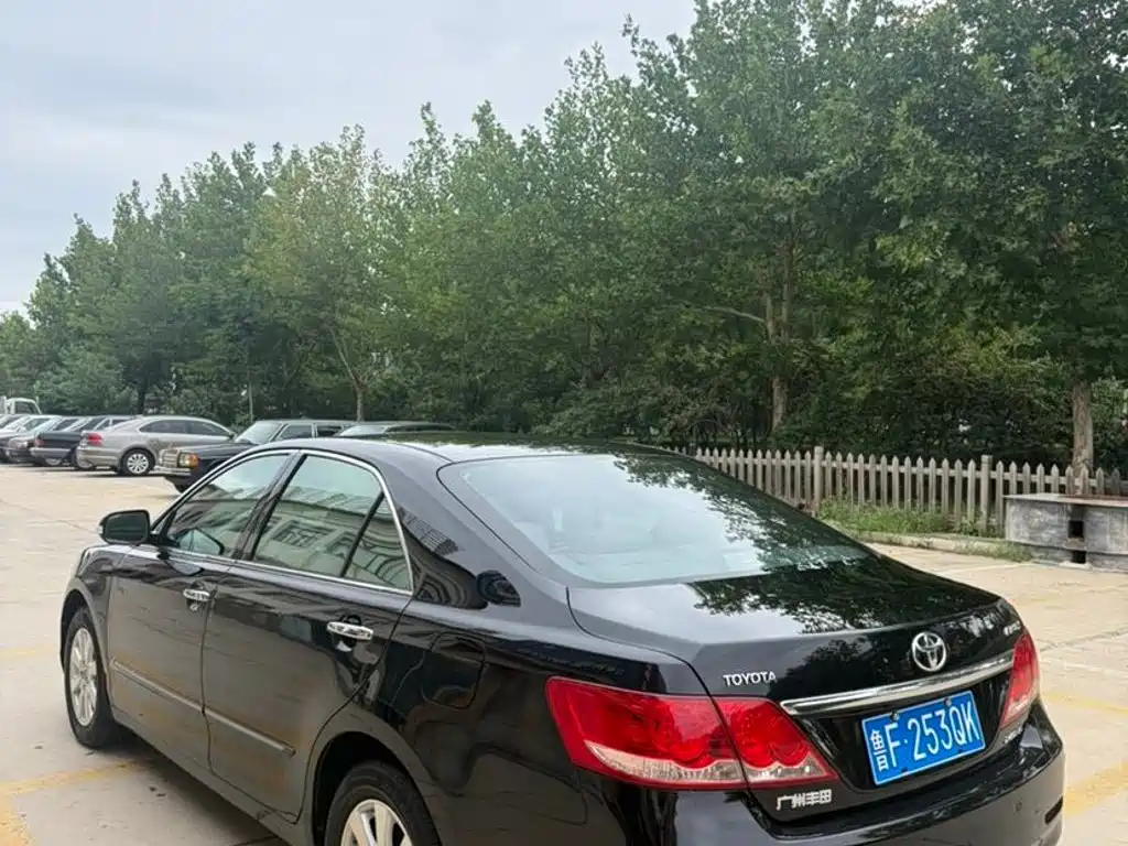 Toyota Camry — миниатюра 5