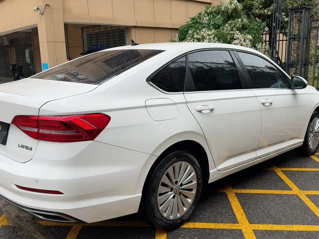 Volkswagen Lavida 2019 1.5L AT Comfort VI