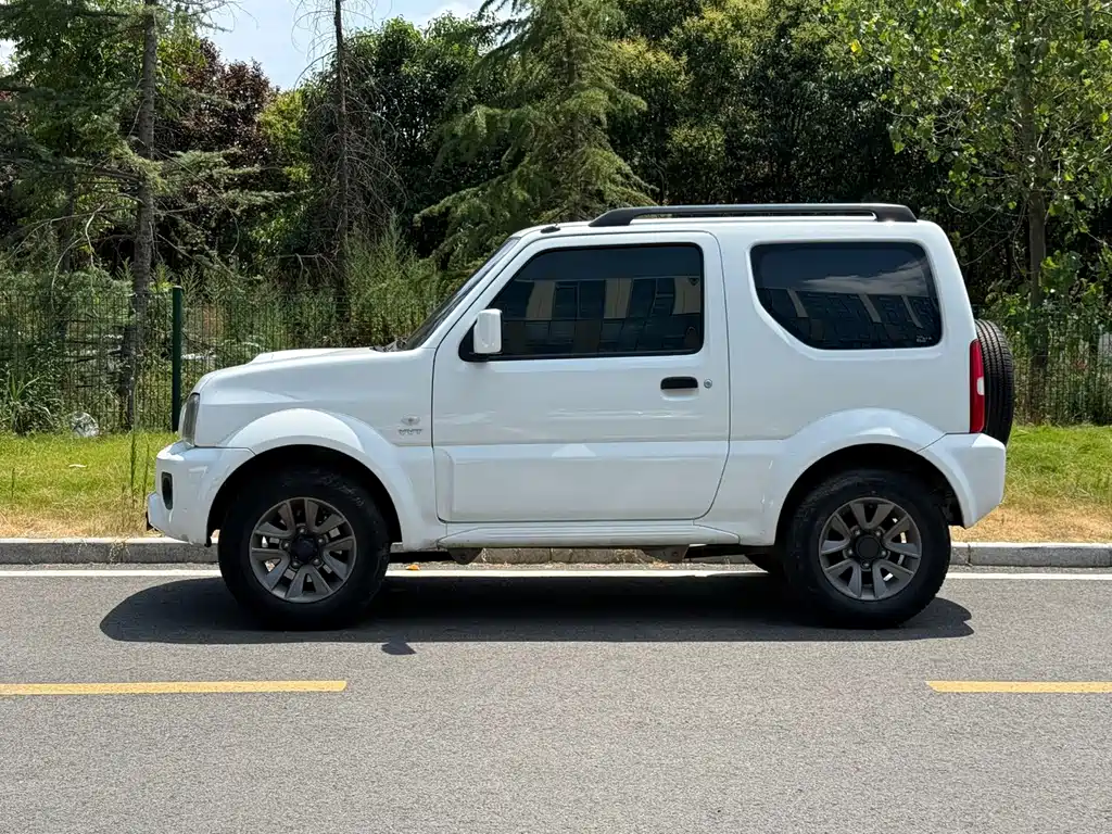 Suzuki Jimny — миниатюра 14