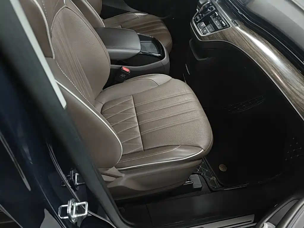 Roewe iMAX8 New Energy — миниатюра 25
