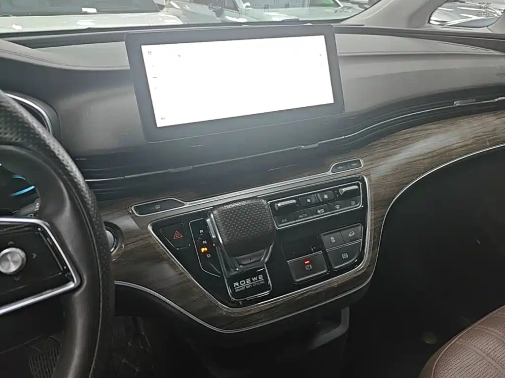 Roewe iMAX8 New Energy — миниатюра 13