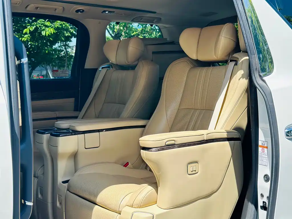 Toyota Alphard 2018 3.5L Luxury