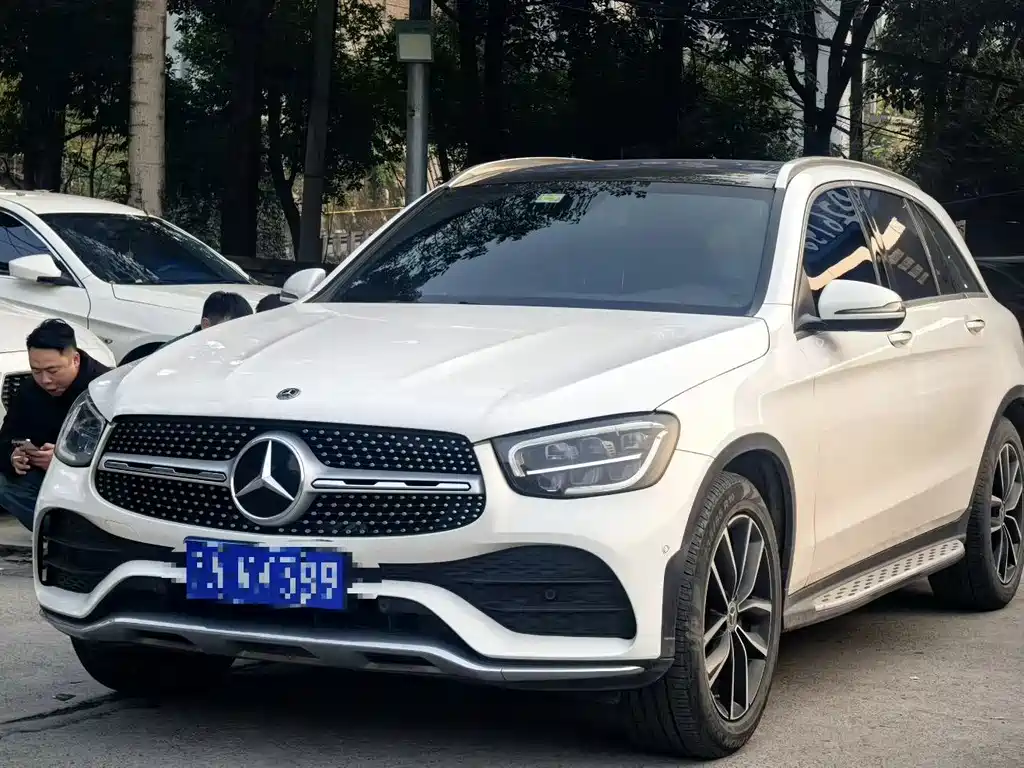 MERCEDES-BENZ GLC