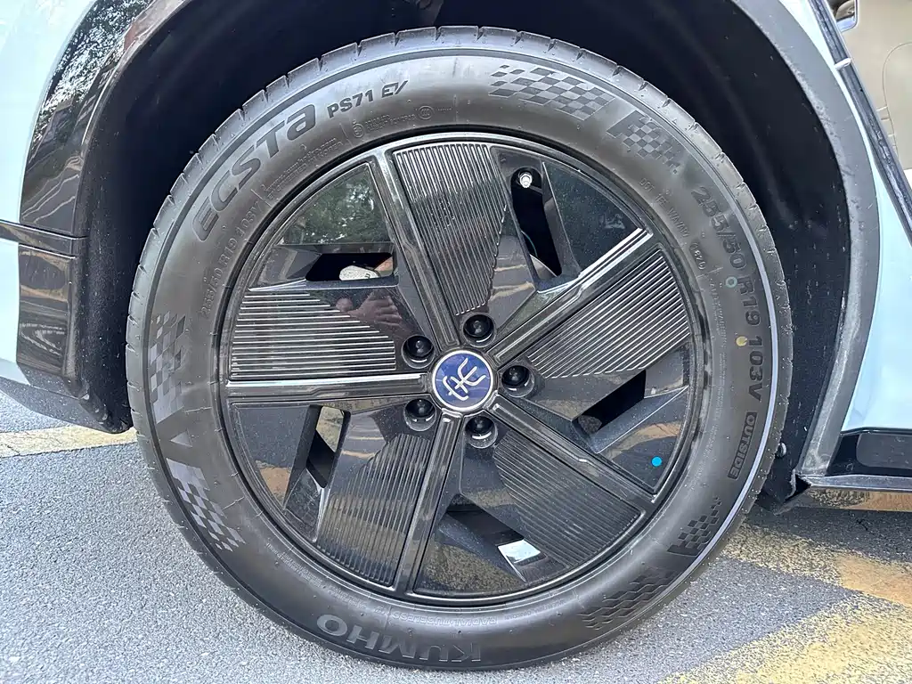BYD L EV — миниатюра 15