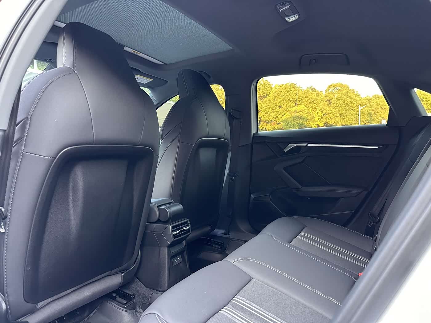 Audi A3 1.4 л 2023 г. Белый, пробег 14000 км