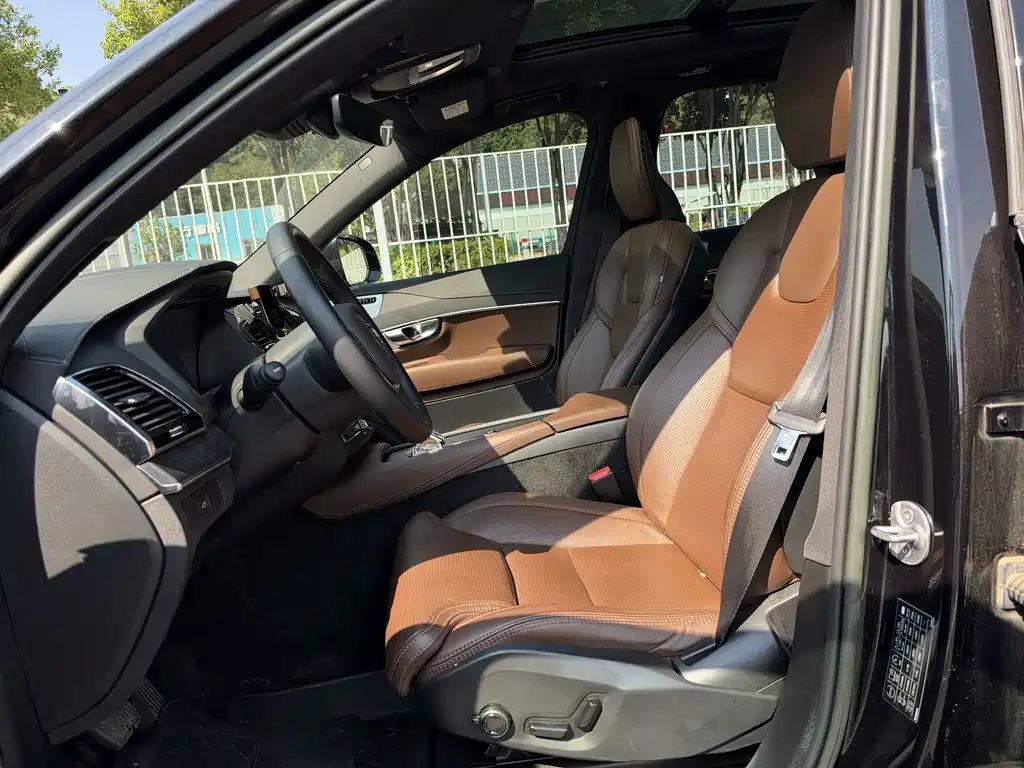 Volvo XC90 — миниатюра 16