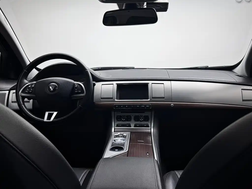 Jaguar XF — миниатюра 14