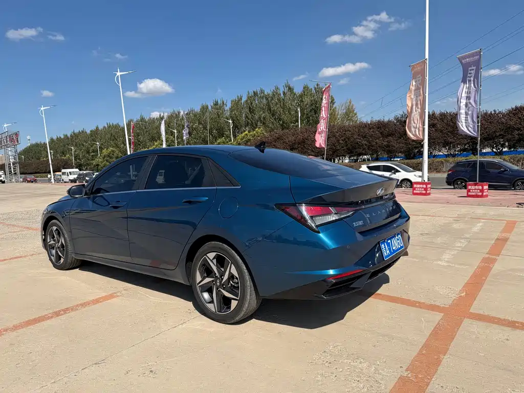 Hyundai Elantra — миниатюра 7