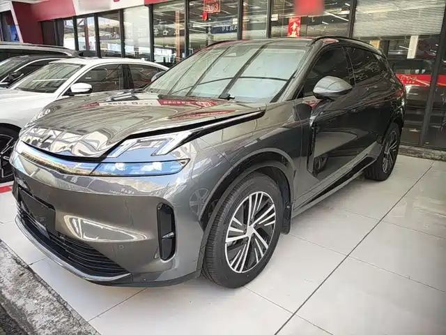 2024 Lynk & Co 08