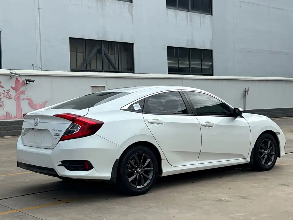 Honda Civic — миниатюра 6