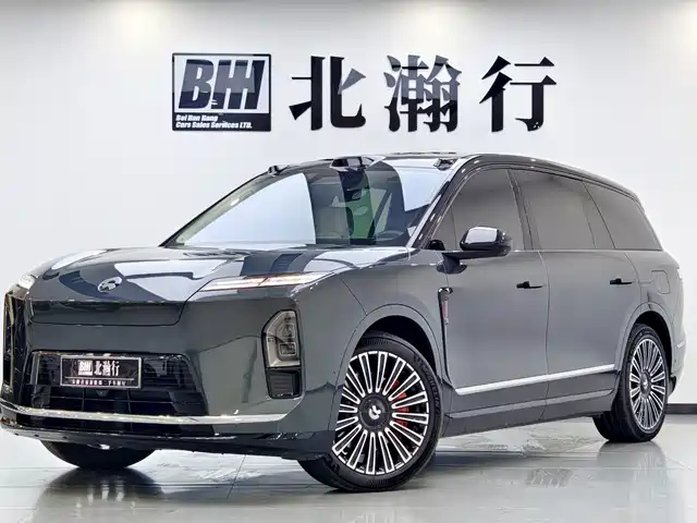 2025 Nio ES8
