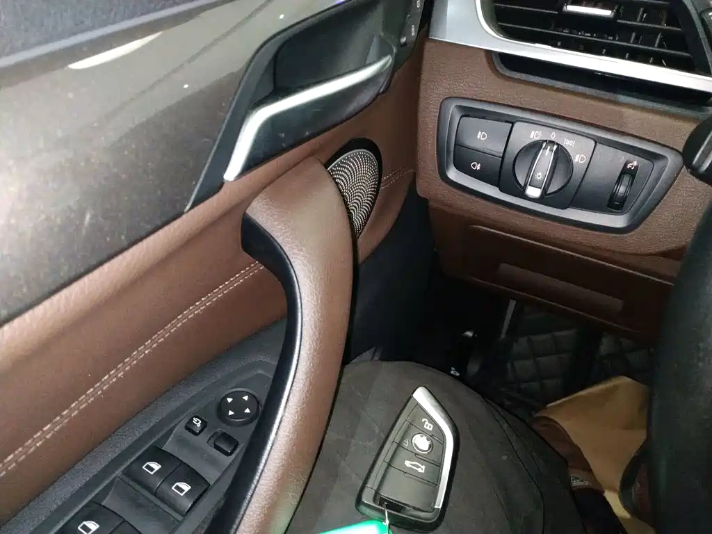 BMW X1 New Energy — миниатюра 9