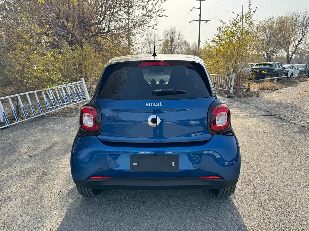 SMART FORFOUR