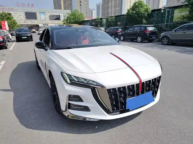 RED FLAG HONGQI H6 2024