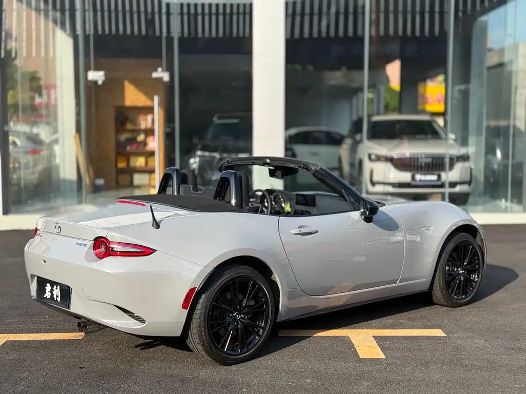 Mazda MX-5 2025 2.0L MT