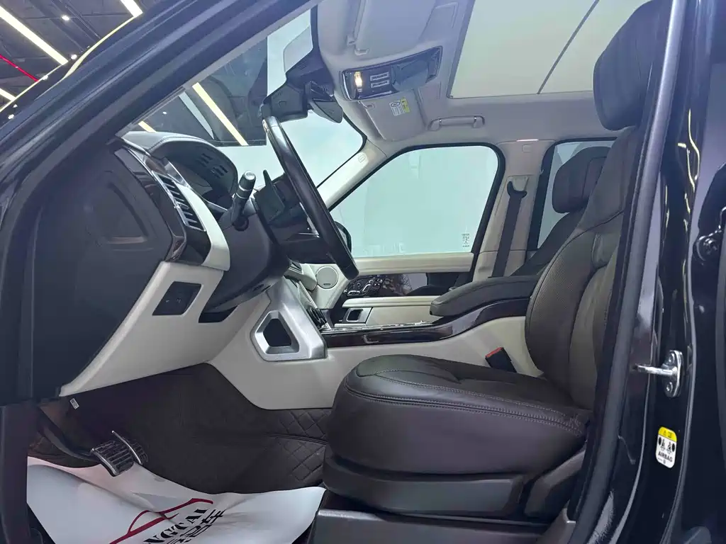 Land Rover Range Rover — миниатюра 5