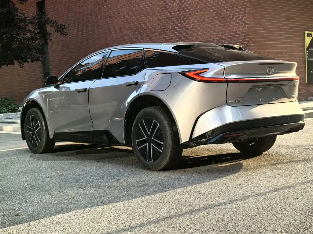 Toyota Toyota BZ5 — миниатюра 7