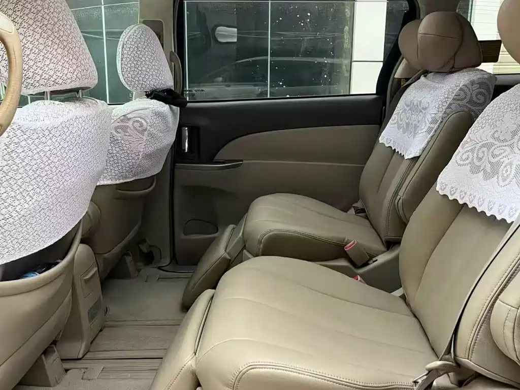 Toyota Previa — миниатюра 6