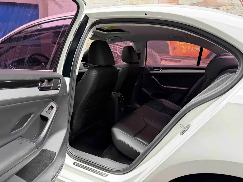 Volkswagen Sagitar — миниатюра 8