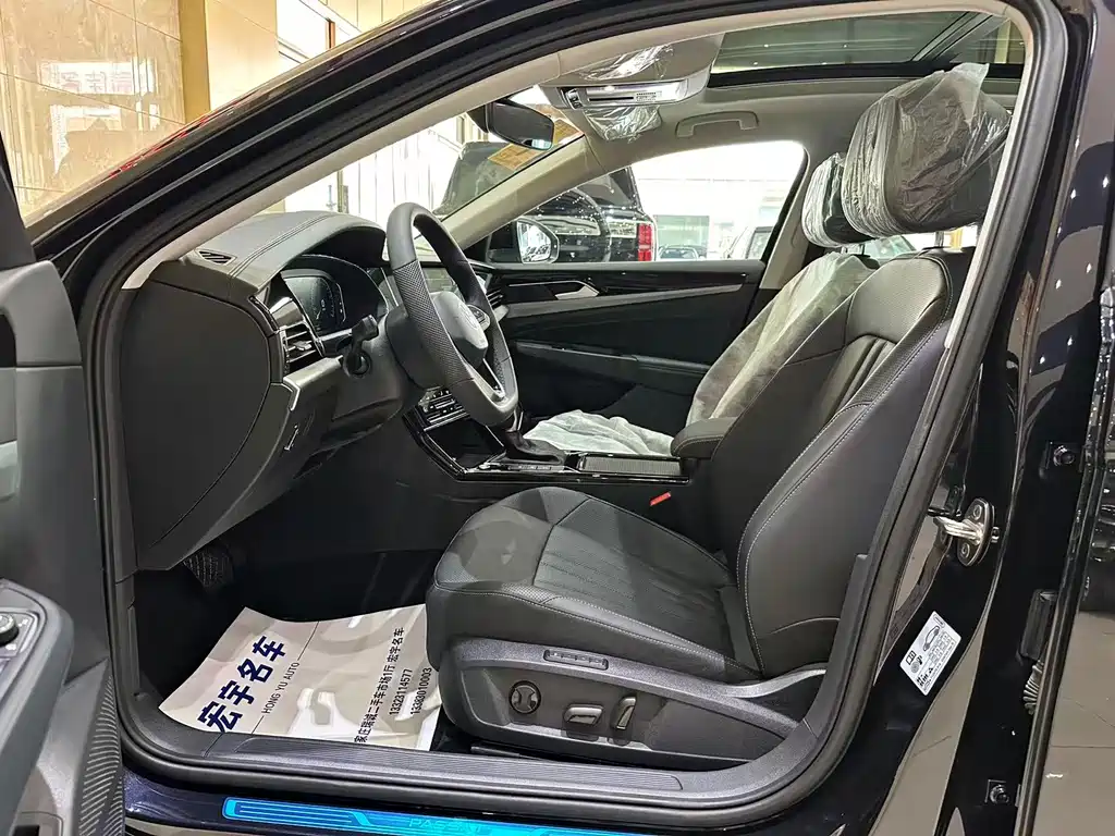 Volkswagen Passat 2026 380TSI