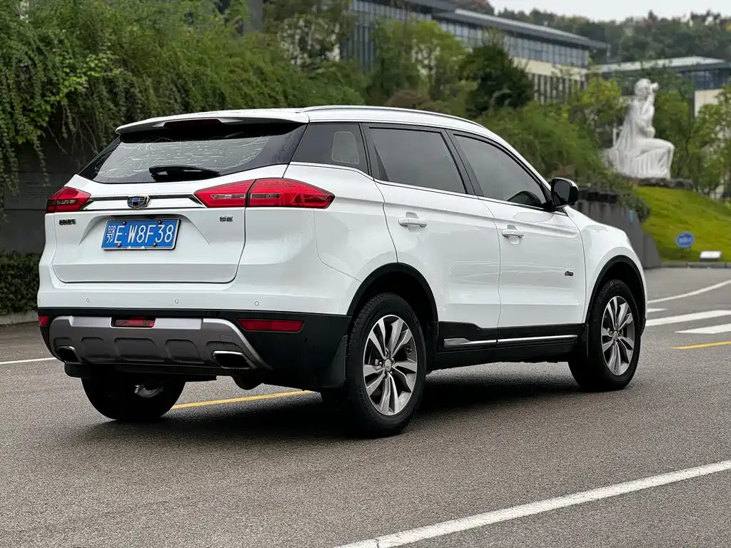Geely Boyue — миниатюра 9
