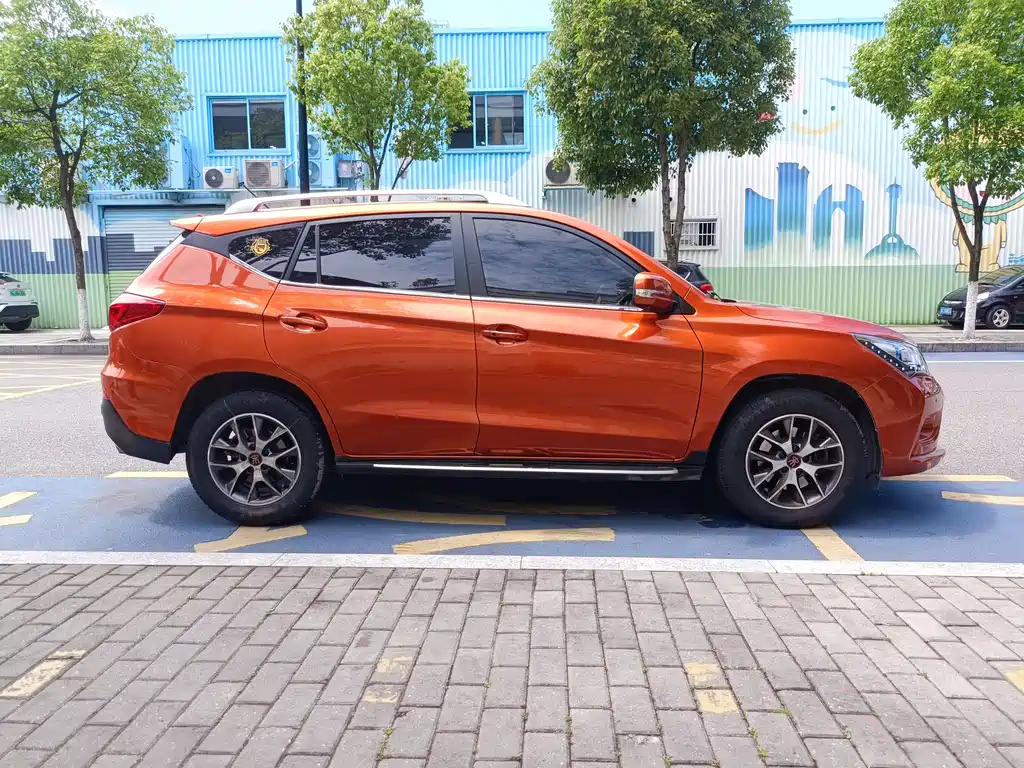 BYD Song 2016 1.5TI MT Elite