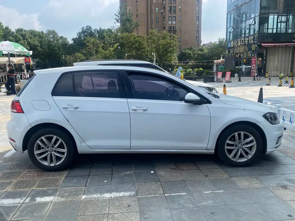 Volkswagen Golf — миниатюра 4