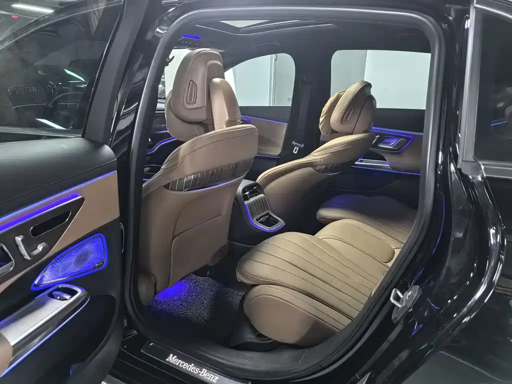 Mercedes-Benz E-Class — миниатюра 14