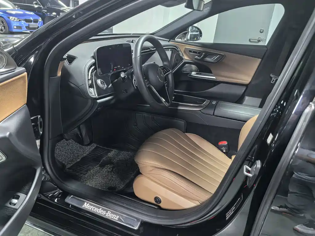 Mercedes-Benz E-Class — миниатюра 4