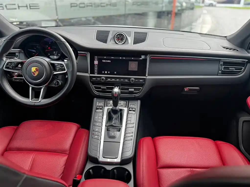 Porsche Macan — миниатюра 13