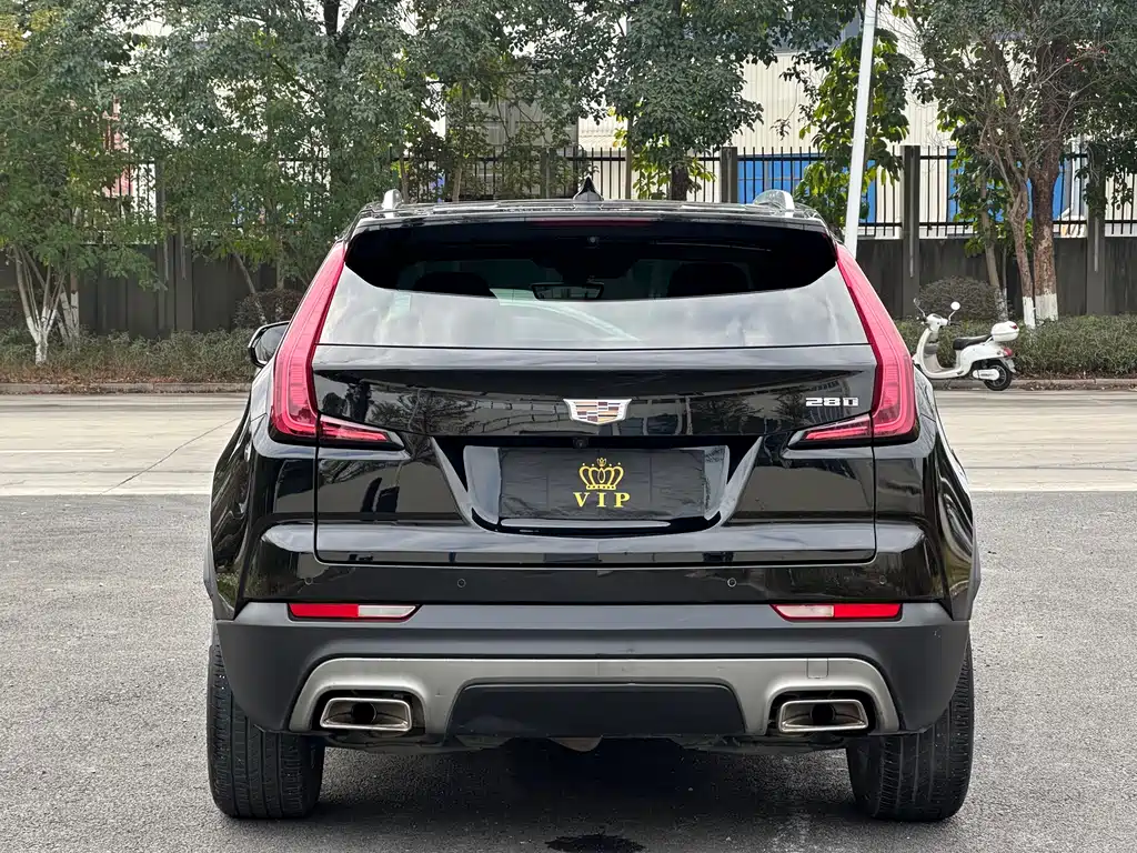 CADILLAC XT4