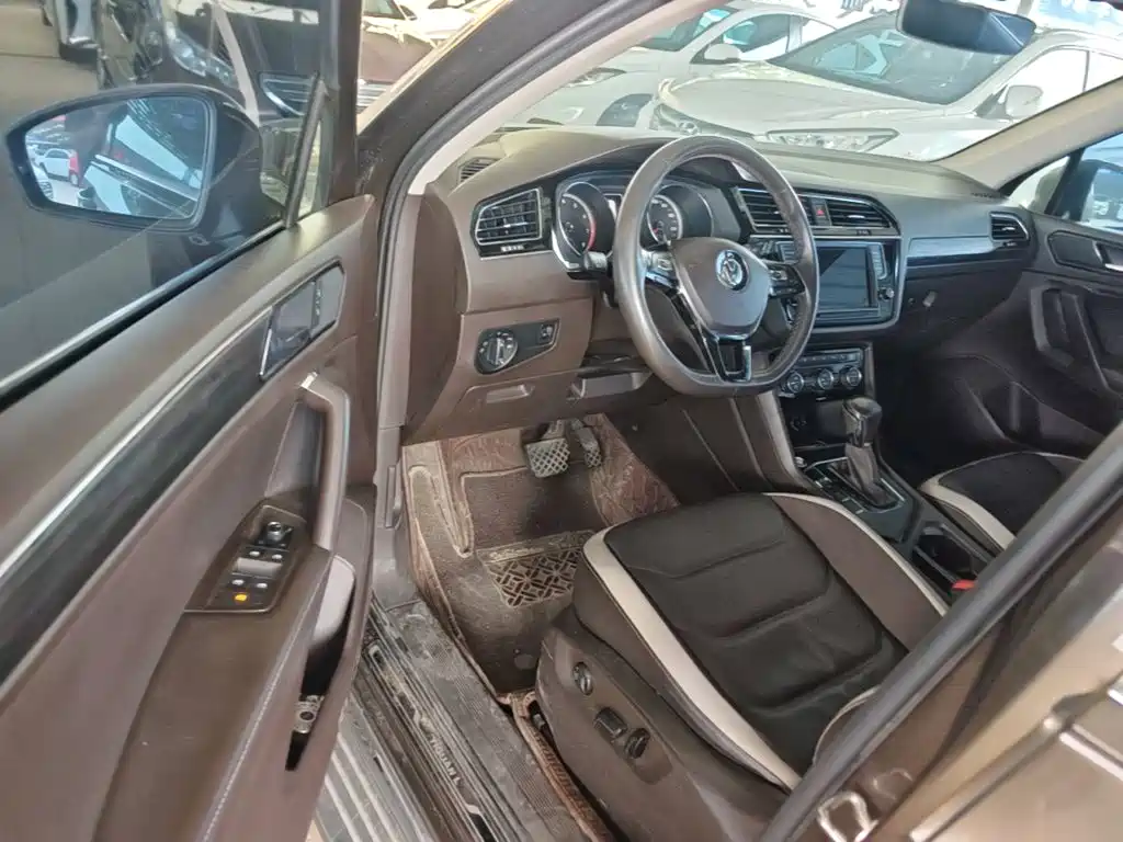 Volkswagen Tiguan L — миниатюра 16