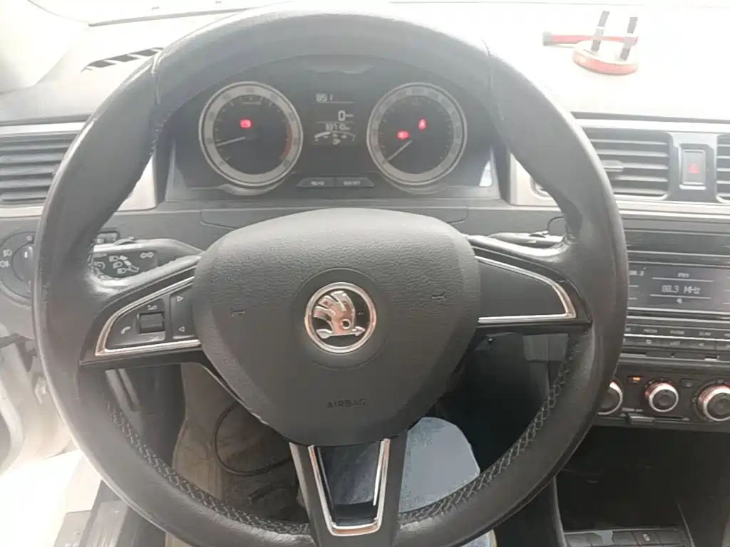 Skoda Rapid — миниатюра 11