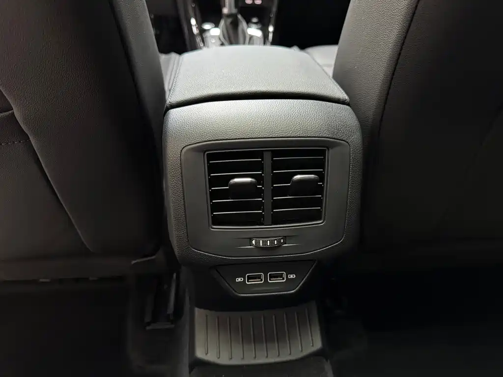 VOLKSWAGEN T ROC EXPLORING SONGS